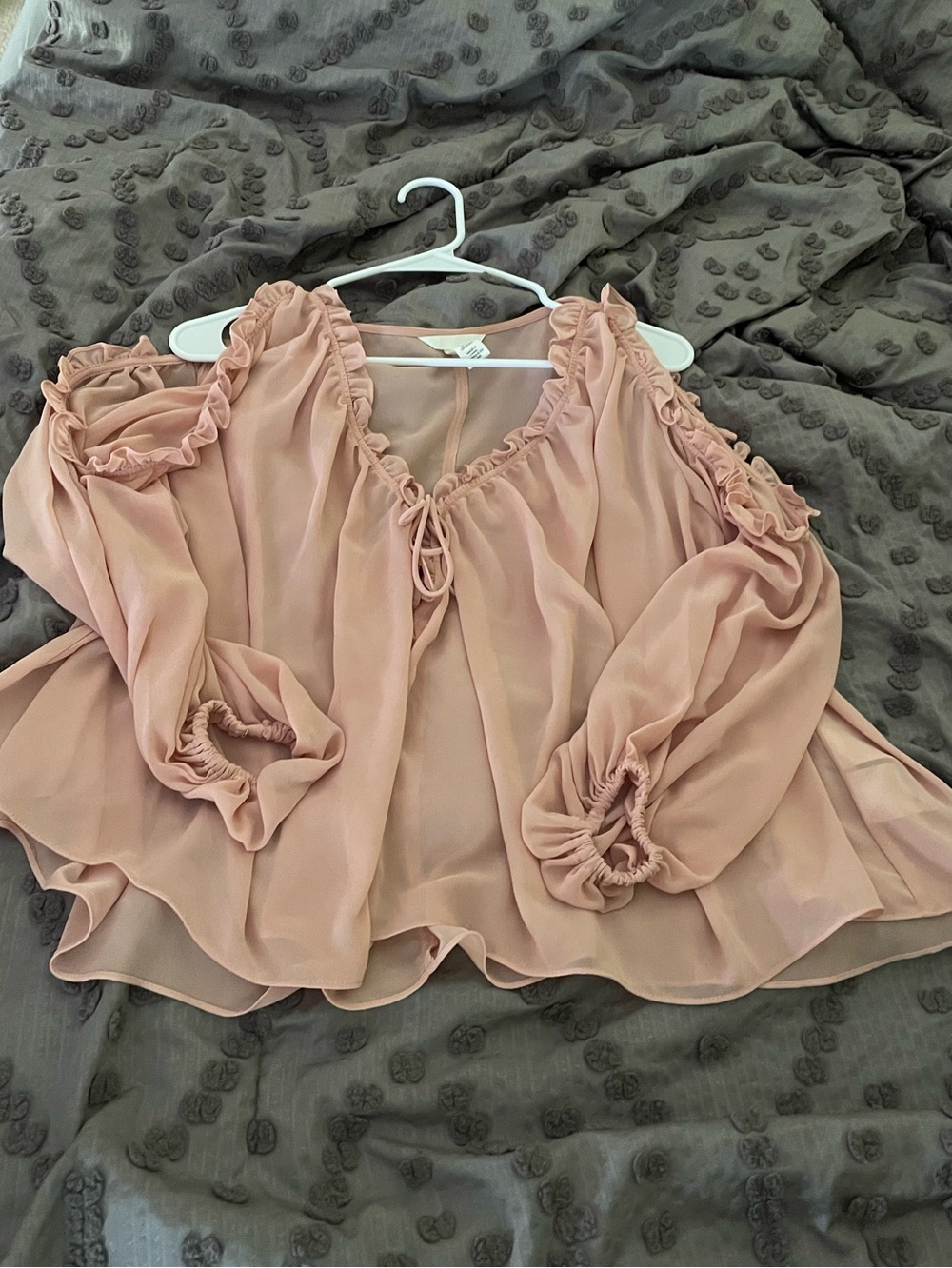 H&M Women’s Blush Pink Ruffled Cold-Shoulder Blouse
